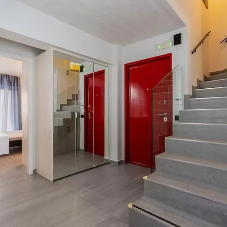 Central, Parking, Play Area, 1km To The Sea * Iraklio