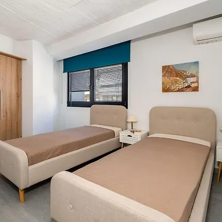 Central, Parking, Play Area, 1km To The Sea Lejlighed *