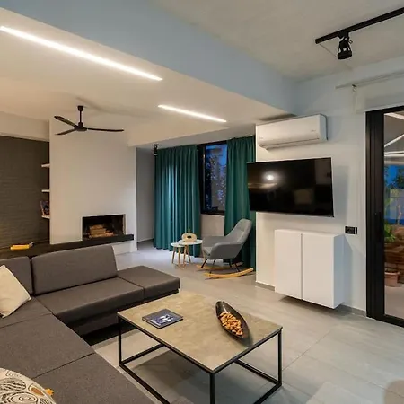 Apartman Central, Parking, Play Area, 1km To The Sea